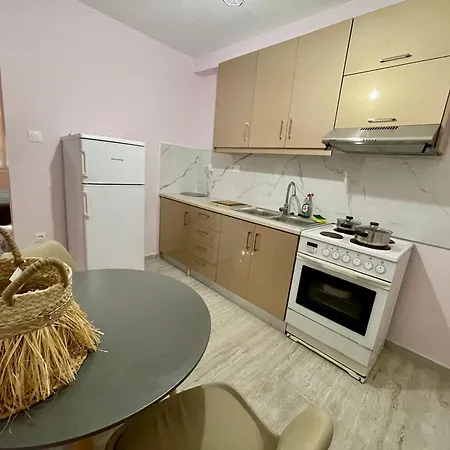 66 Apartment *